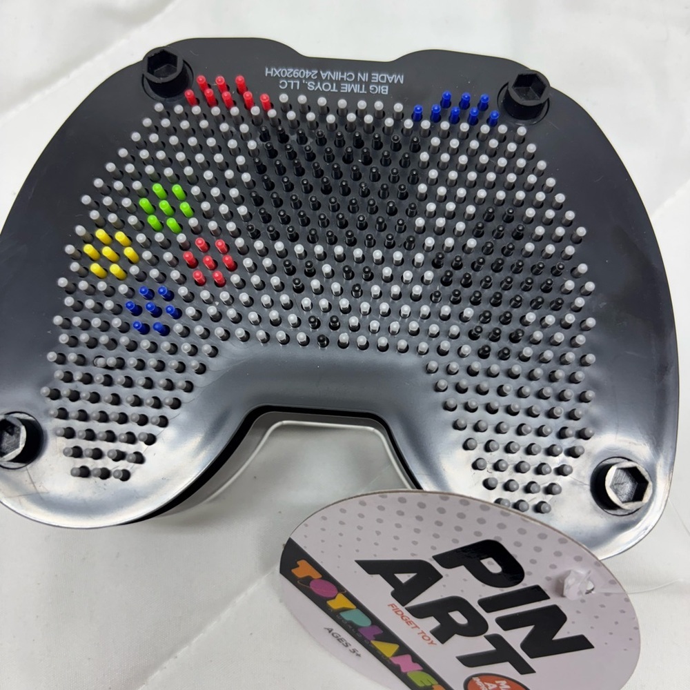 TOYPLANET NWT Pin Art 3D Nail Sculpture Gaming Controller Toy for Kids